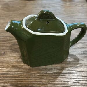 Hall USA Single Serving Teapot Olive Green MCM 1963 minimalistic aesthetic